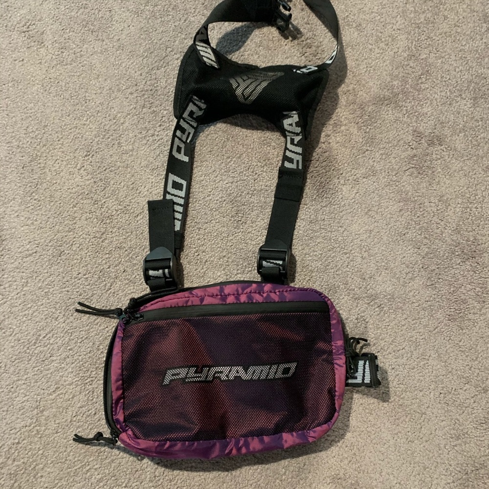 COPY - Black Pyramid Chest Rig Bag